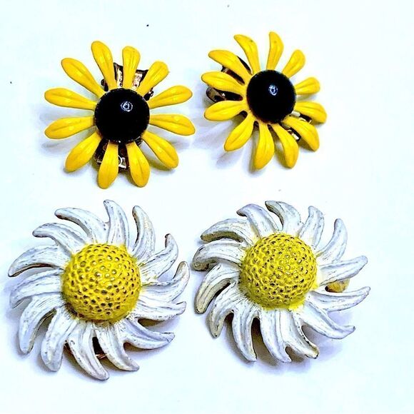 2 pair lot floral clip earrings White daisy -yellow black eye Susan earrings - Picture 1 of 15